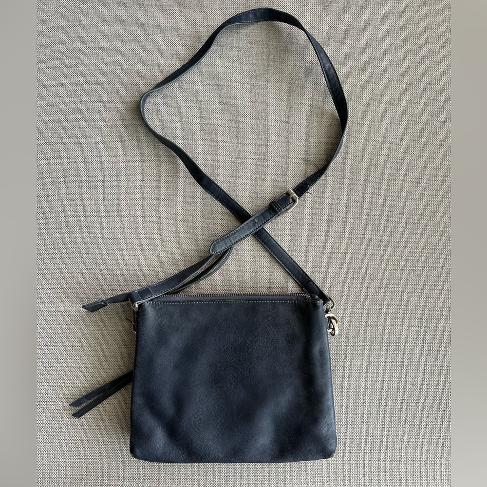 Francesca’s Navy Leather Crossbody Bag - Picture 2 of 6